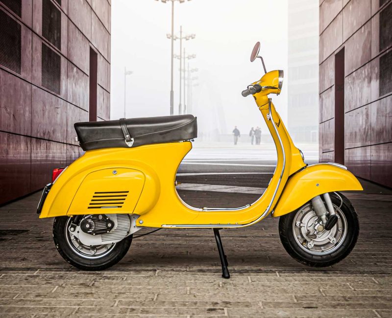 Vespa Gialla Con Kit Elettrico Retrokit